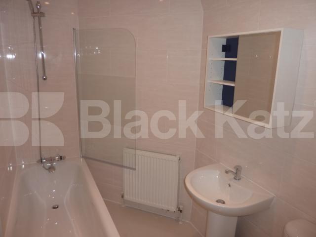 			NEW INSTRUCTION!, 1 Bedroom, 1 bath, 1 reception Flat			 Queens Crescent, KENTISH TOWN